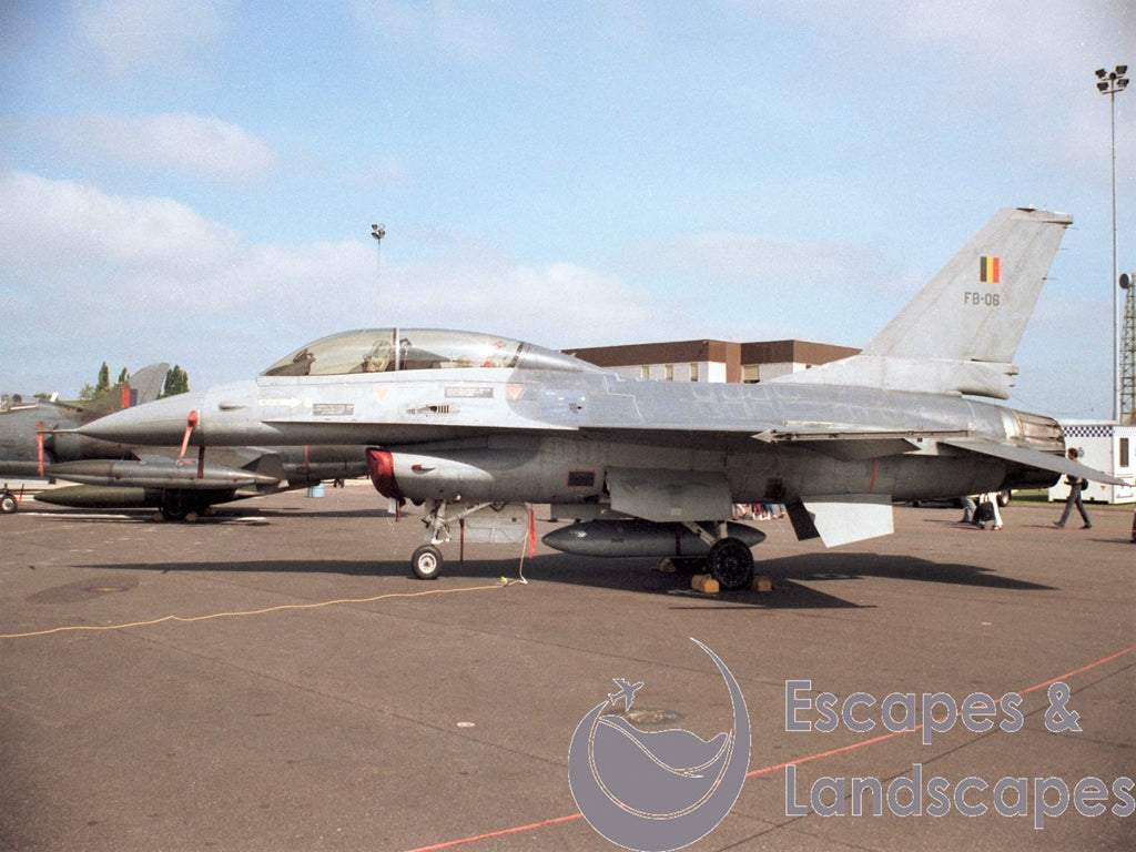 Fighting Falcon F-16B