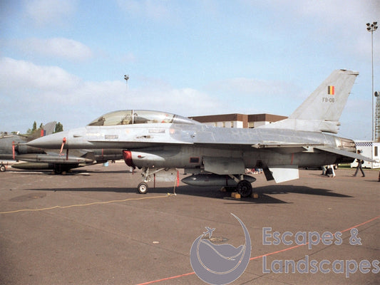 Fighting Falcon F-16B