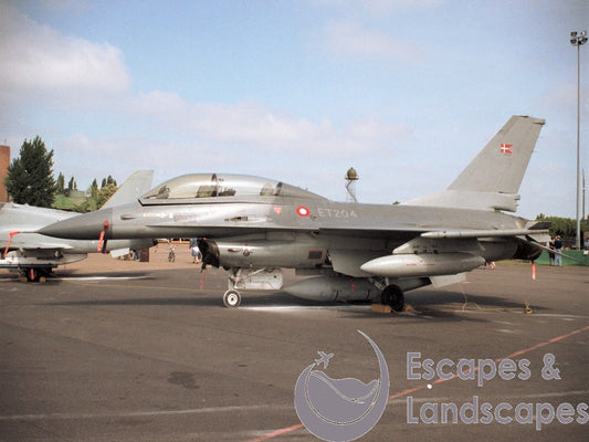 Fighting Falcon F-16B